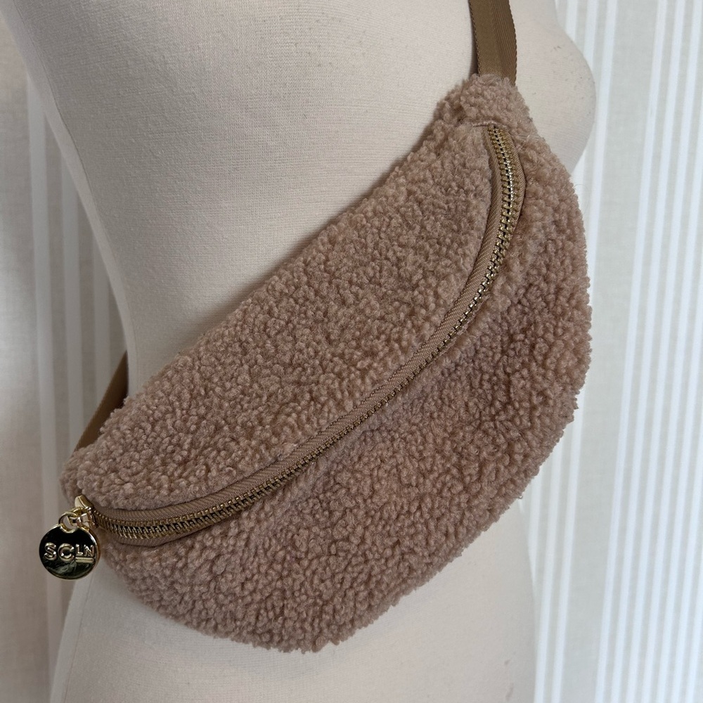 Stoney Clover Lane Cozy Fanny Pack in Tan NWOT - Picture 3 of 10
